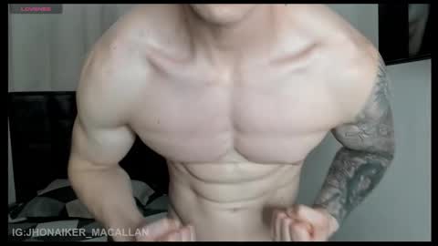 Snapshot of jhonny_macallan chatting on 01/12/26, 04:01 Jhonaiker online show from 01/12/26, 04:01