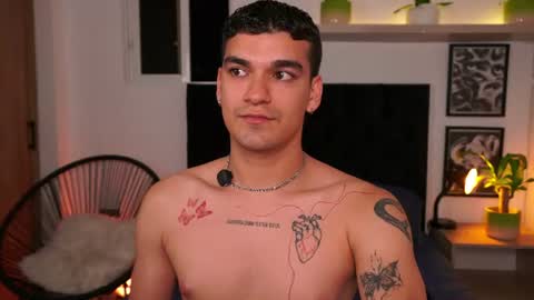 Snapshot of jhonnyx_ chatting on 06/11/26, 01:27 Jhonny online show from 06/11/26, 01:27