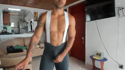 Snapshot of jhonnyxxfitnexx chatting on 02/25/25, 06:53 jh online show from 02/25/25, 06:53