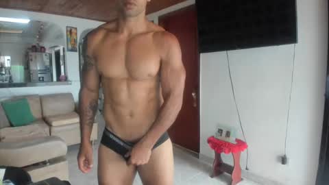 Snapshot of jhonnyxxfitnexx chatting on 11/20/25, 07:35 jh online show from 11/20/25, 07:35