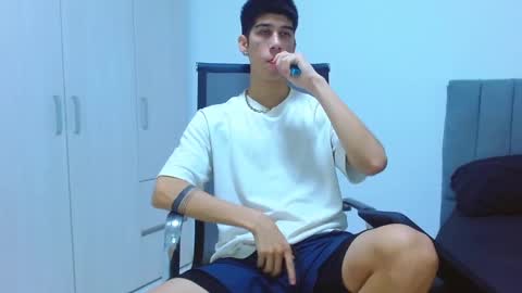 Snapshot of jhony_sex3 chatting on 09/18/25, 03:08 jhony_sex3 online show from 09/18/25, 03:08