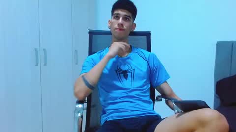 Snapshot of jhony_sex3 chatting on 09/24/25, 04:38 jhony_sex3 online show from 09/24/25, 04:38