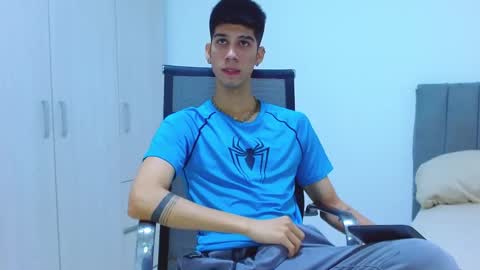 Snapshot of jhony_sex3 chatting on 10/11/25, 03:39 jhony_sex3 online show from 10/11/25, 03:39