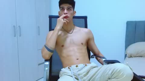 Snapshot of jhony_sex3 chatting on 10/22/25, 07:30 jhony_sex3 online show from 10/22/25, 07:30