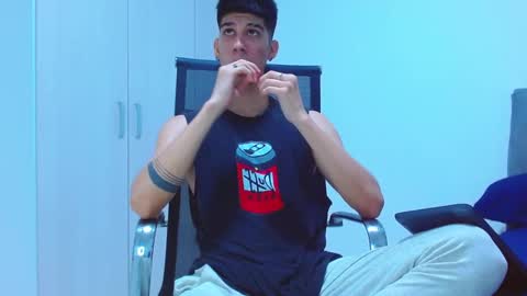 Snapshot of jhony_sex3 chatting on 11/01/25, 02:46 jhony_sex3 online show from 11/01/25, 02:46