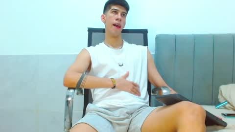 Snapshot of jhony_sex3 chatting on 04/14/26, 10:54 jhony_sex3 online show from 04/14/26, 10:54