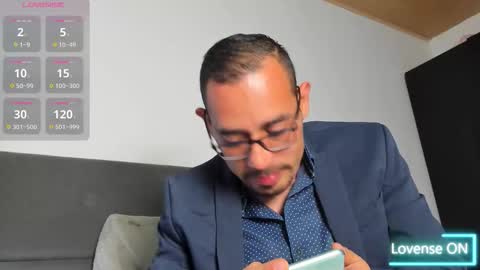 Snapshot of jhonyalzate chatting on 02/28/26, 04:02 Jhony Alzate online show from 02/28/26, 04:02