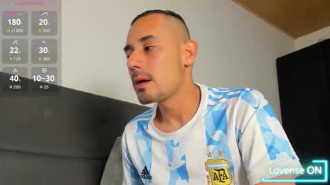 Snapshot of jhonyalzate chatting on 03/05/26, 02:51 Jhony Alzate online show from 03/05/26, 02:51