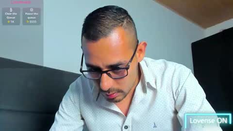 Snapshot of jhonyalzate chatting on 03/10/26, 02:49 Jhony Alzate online show from 03/10/26, 02:49