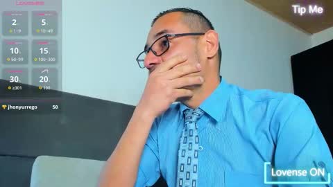 Snapshot of jhonyalzate chatting on 03/18/26, 02:04 Jhony Alzate online show from 03/18/26, 02:04