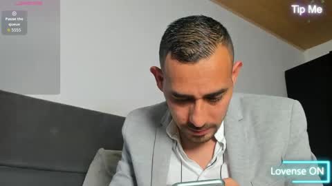 Jhony Alzate online show from 05/25/26, 12:27