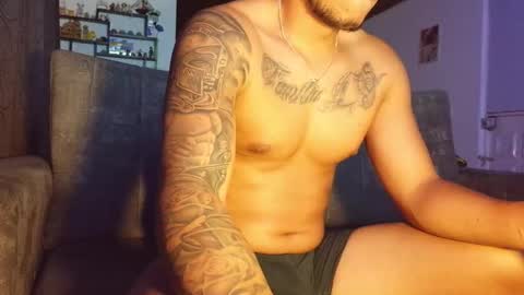Snapshot of jhonylatin_ chatting on 03/10/26, 01:32 Jhony online show from 03/10/26, 01:32