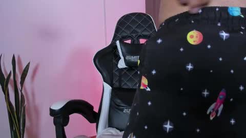 Snapshot of jhors_silv chatting on 09/12/25, 12:11 Jhors online show from 09/12/25, 12:11