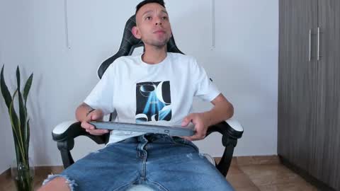 Snapshot of jhors_silv chatting on 09/14/25, 03:44 Jhors online show from 09/14/25, 03:44