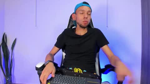 Snapshot of jhors_silv chatting on 10/12/25, 11:37 Jhors online show from 10/12/25, 11:37