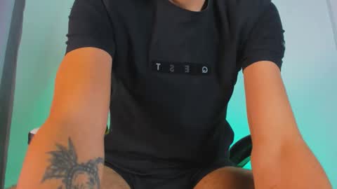 Snapshot of jhors_silv chatting on 10/18/25, 01:41 Jhors online show from 10/18/25, 01:41