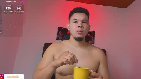 Snapshot of jhotta_foxx chatting on 10/07/25, 07:05 Jhonatan80  online show from 10/07/25, 07:05
