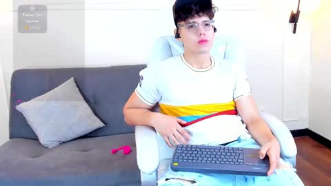 Snapshot of jhoumod_21 chatting on 10/02/25, 10:33 jhoumod_21 online show from 10/02/25, 10:33