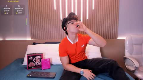 Snapshot of jhoumod_21 chatting on 10/10/25, 10:36 jhoumod_21 online show from 10/10/25, 10:36