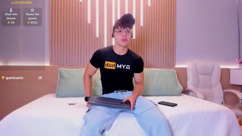 Snapshot of jhoumod_21 chatting on 10/17/25, 10:18 jhoumod_21 online show from 10/17/25, 10:18