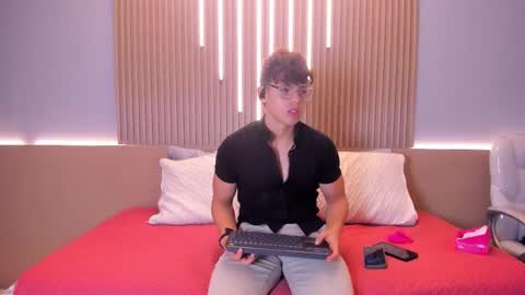 Snapshot of jhoumod_21 chatting on 10/21/25, 10:27 jhoumod_21 online show from 10/21/25, 10:27