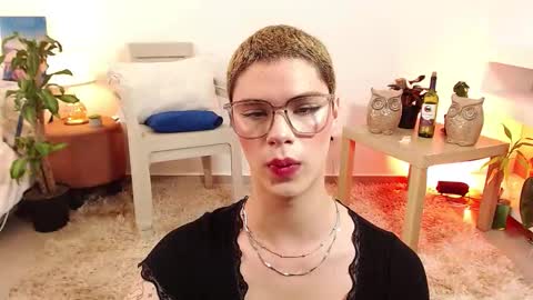 Snapshot of jhuan_cute chatting on 10/22/25, 09:25 Jhuan Nhez online show from 10/22/25, 09:25