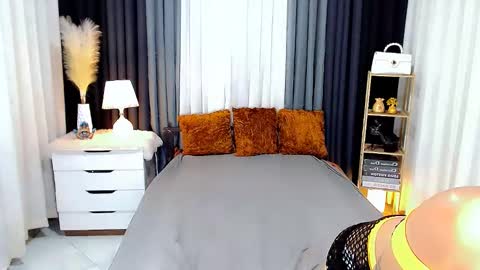 Snapshot of jhuliana_and_charles_room chatting on 02/21/25, 03:23 jhuliana_and_charles_room online show from 02/21/25, 03:23