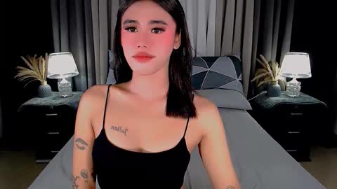 Snapshot of jhuliana_and_charles_room chatting on 09/12/25, 02:00 jhuliana_and_charles_room online show from 09/12/25, 02:00