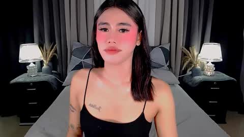 Snapshot of jhuliana_and_charles_room chatting on 09/25/25, 03:43 jhuliana_and_charles_room online show from 09/25/25, 03:43