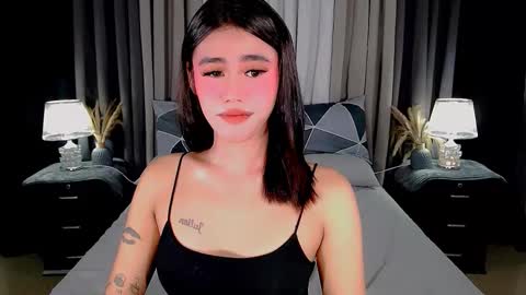 Snapshot of jhuliana_and_charles_room chatting on 09/27/25, 04:28 jhuliana_and_charles_room online show from 09/27/25, 04:28