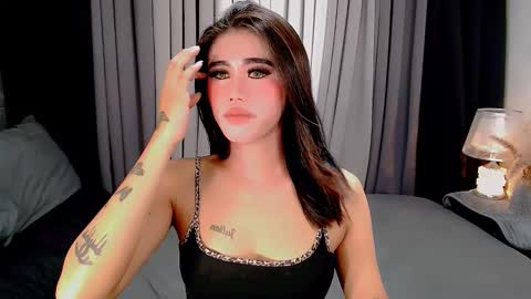 Snapshot of jhuliana_and_charles_room chatting on 11/26/25, 05:41 jhuliana_and_charles_room online show from 11/26/25, 05:41