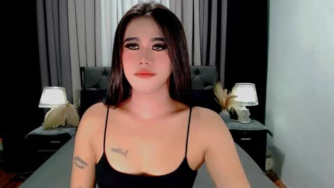 Snapshot of jhuliana_and_charles_room chatting on 03/28/26, 11:48 jhuliana_and_charles_room online show from 03/28/26, 11:48