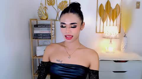 Snapshot of jhulianagrey chatting on 12/08/24, 08:41 julie online show from 12/08/24, 08:41