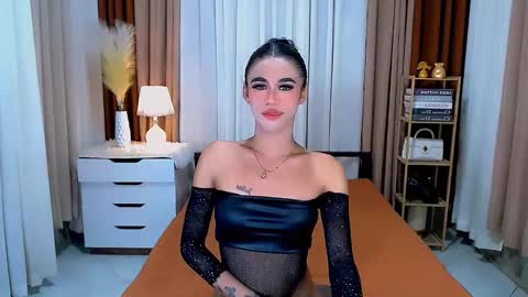 Snapshot of jhulianagrey chatting on 01/04/25, 08:06 julie online show from 01/04/25, 08:06