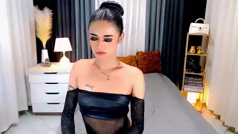 Snapshot of jhulianagrey chatting on 02/13/25, 04:00 julie online show from 02/13/25, 04:00