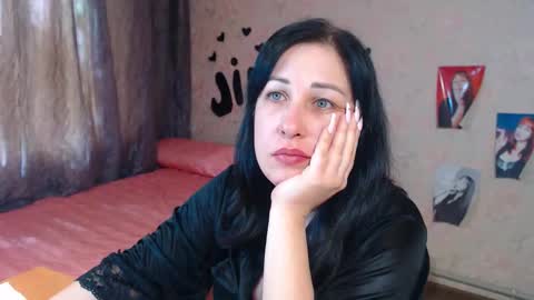 Snapshot of jill_stevens chatting on 10/21/25, 09:43 Jill online show from 10/21/25, 09:43