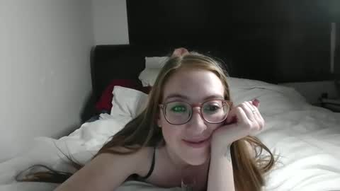 Snapshot of jilliangiselle chatting on 04/13/26, 04:18 jilliangiselle online show from 04/13/26, 04:18