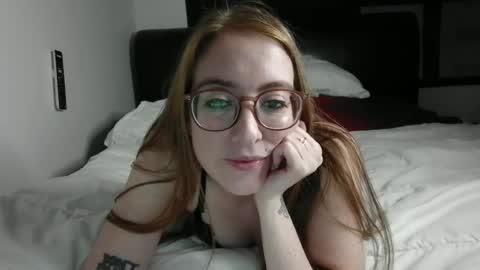 Snapshot of jilliangiselle chatting on 06/30/26, 04:13 jilliangiselle online show from 06/30/26, 04:13