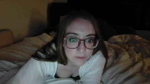 Snapshot of jilliangiselle chatting on 07/31/26, 04:23 jilliangiselle online show from 07/31/26, 04:23