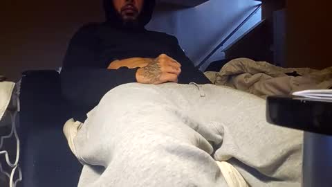 Snapshot of jillyjang202 chatting on 11/25/25, 05:57 HoopersRelease online show from 11/25/25, 05:57