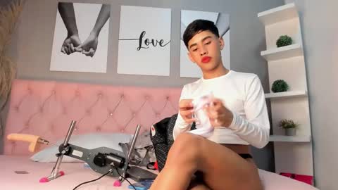 Snapshot of jim_twink chatting on 09/19/25, 02:24 Jim online show from 09/19/25, 02:24