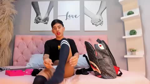 Snapshot of jim_twink chatting on 09/21/25, 01:51 Jim online show from 09/21/25, 01:51