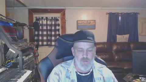 Snapshot of jimdachin420 chatting on 03/05/25, 12:49 jimmy mac online show from 03/05/25, 12:49