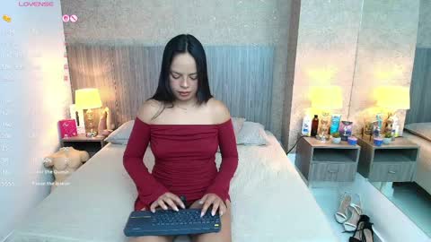 Snapshot of jimena_salazar chatting on 06/04/26, 07:31 Jimena Salazar online show from 06/04/26, 07:31