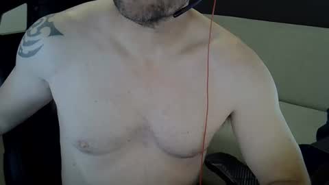 Snapshot of jimforjim chatting on 05/18/26, 01:02 Jim online show from 05/18/26, 01:02