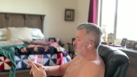 Dad of Three online show from 02/01/25, 05:26