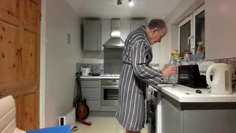 Jim Redgewell online show from 12/18/25, 05:41