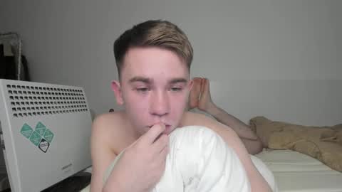 Snapshot of jimyti_bad_boy chatting on 02/21/25, 06:07 jimyti_bad_boy online show from 02/21/25, 06:07