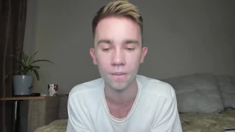 Snapshot of jimyti_bad_boy chatting on 09/16/25, 10:00 jimyti_bad_boy online show from 09/16/25, 10:00