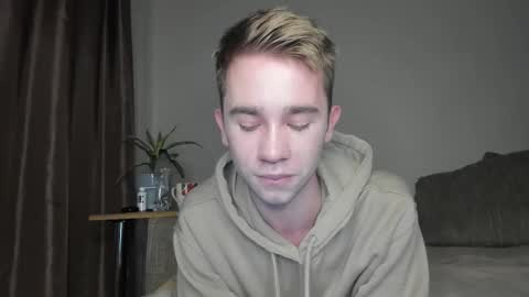 Snapshot of jimyti_bad_boy chatting on 10/03/25, 12:07 jimyti_bad_boy online show from 10/03/25, 12:07